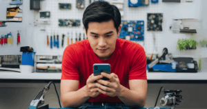 Blog 8 Vale a pena ser Técnico de Celular? Conheça essa Profissão