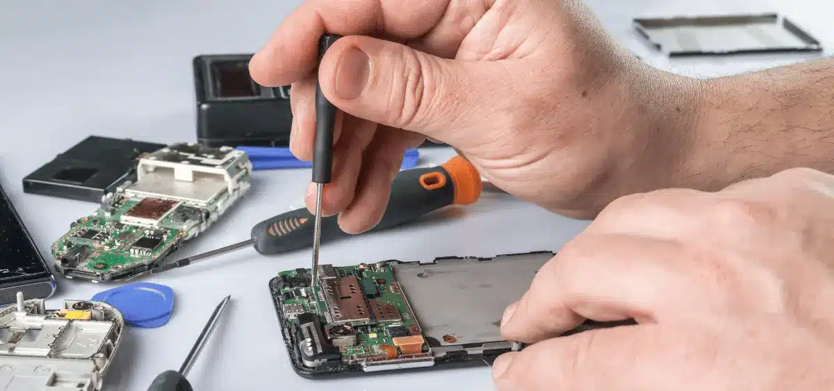 Ainda Vale a Pena Trabalhar com Manutenção de Celular em 2026? 1 Ainda Vale a Pena Trabalhar com Manutenção de Celular