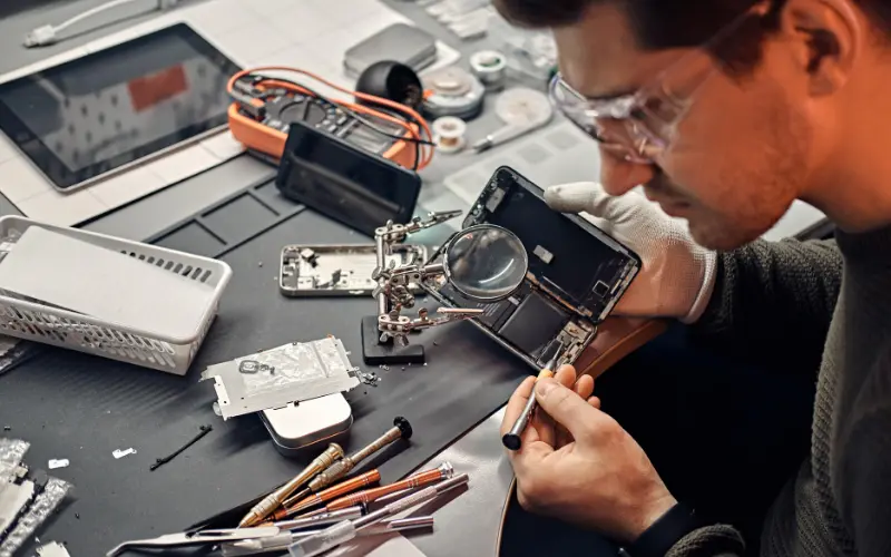 Falir no Conserto de Celular Descubra Os 5 Erros Silenciosos e como Evitar 3 Para sua assistencia tecnica de celular nao falir é precis otrabalhar bastante