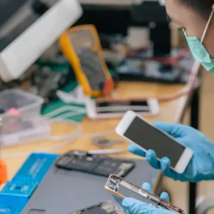 Blog 2 Aprender manutenção de celular só com vídeos: onde a maioria dos iniciantes quebra a cara