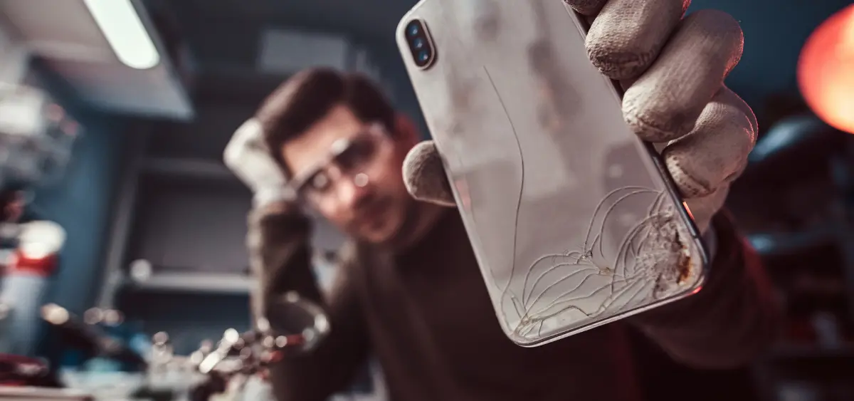 Quando NÃO vale a pena entrar na área de manutenção de celular? (6 sinais claros) 1 Quando NÃO vale a pena entrar na área de manutenção de celular (6 sinais claros)