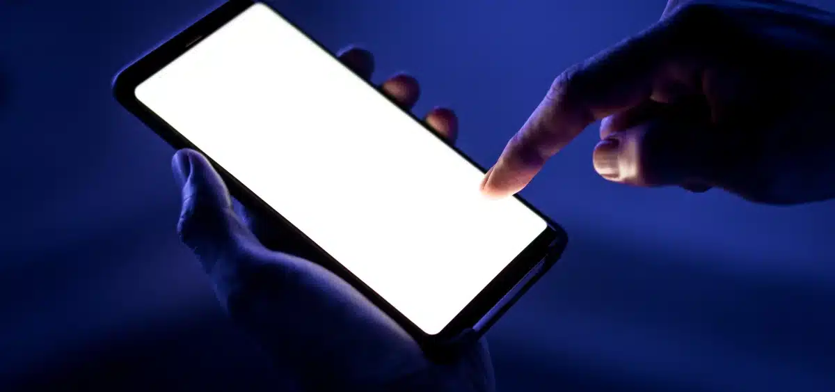Tela anti-espelhamento e privacidade visual em celulares Samsung, com redução de reflexos laterais Tela anti-espelhamento e privacidade visual em celulares Samsung, com redução de reflexos laterais