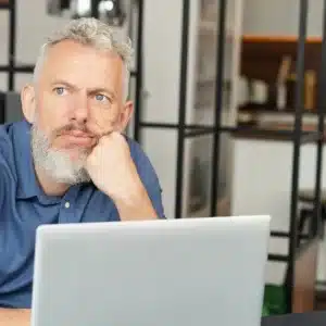 Blog 11 Manutenção de celular precisa de MEI? Entenda antes de começar